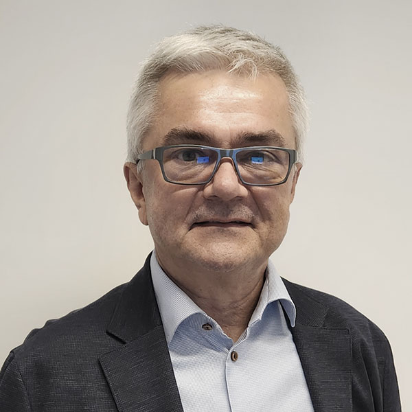 prof. dr hab. Andrzej M. Fal.
